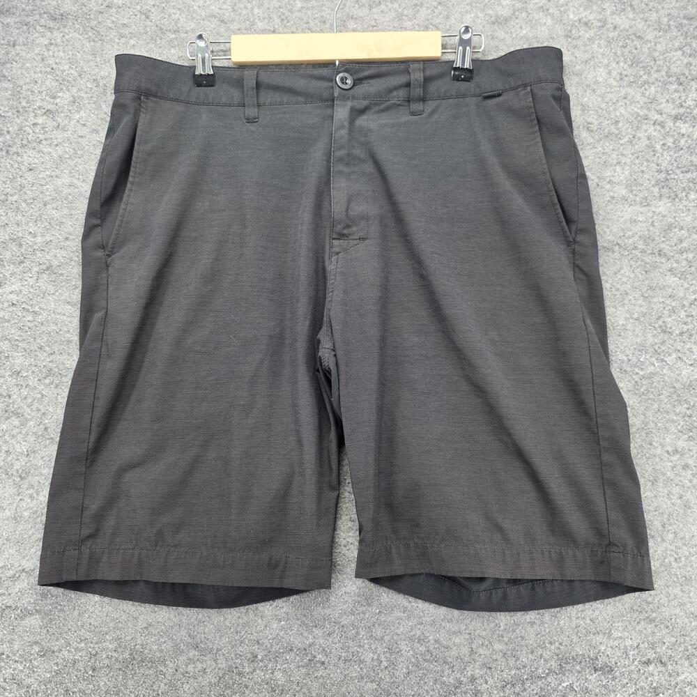 Travis Mathew Shorts Mens 36 Gray Stripe Microfiber Chino Golf Stretch Casual